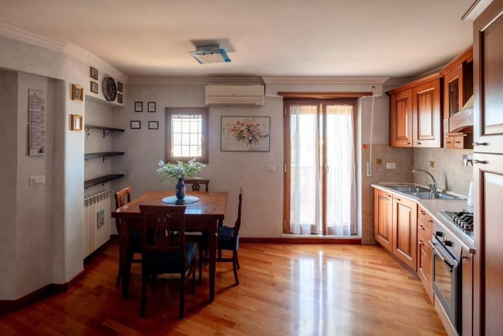 Attico Per Quattro Persone Sulla Nomentana, Wi-fi, Aria Condizionata Apartment Rom